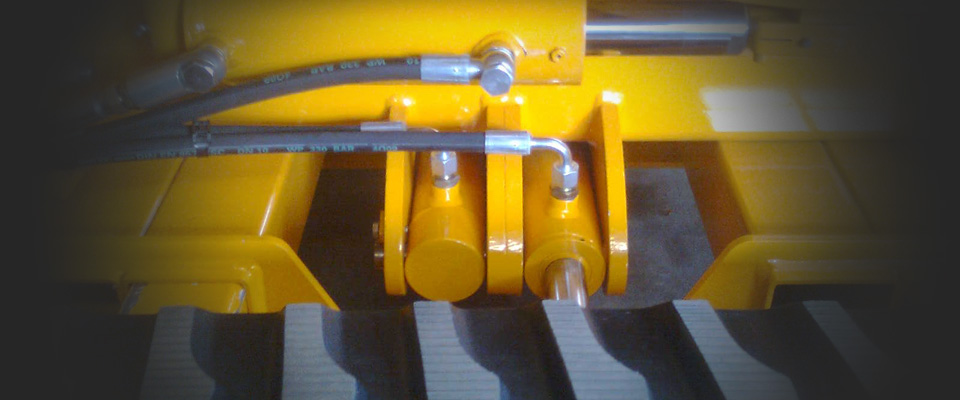 Tracked stump grinder